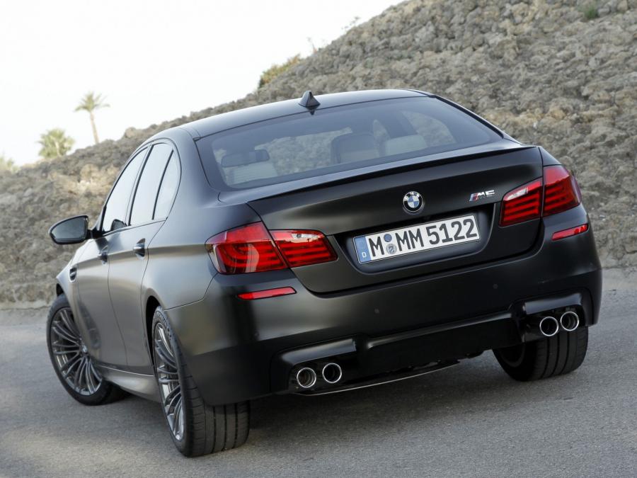  BMW M5 Individual 2011 года  (фото 8 из 14)